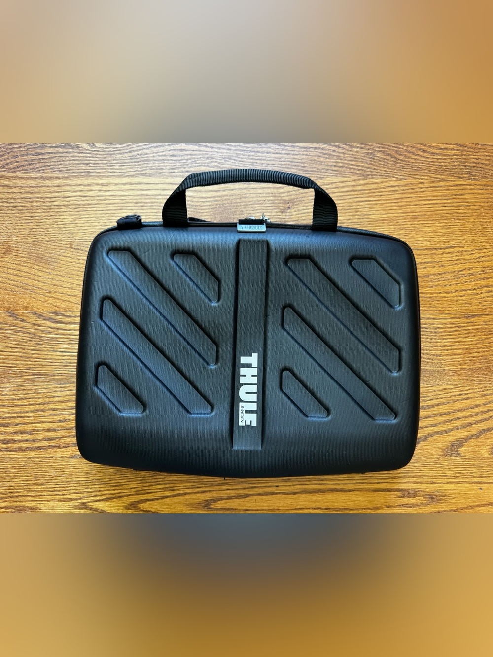 Thule Gauntlet 15 Inch MacBook Pro Hard Shell Laptop Case Black